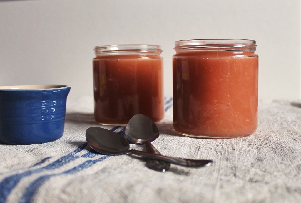 applesauce in jars with spoons