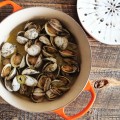 steamed clams : le creuset